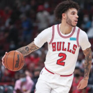 把玩艾许的钢笔