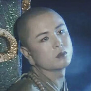 御弟哥哥忧虑歪头