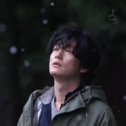 下水道里阴暗的烂蛆