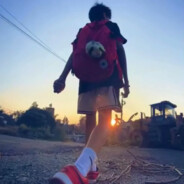 喜欢电吉他的小孩