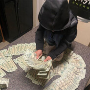 Yanke_ciapaCASE.GIFT