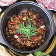 喜聚招牌秘製麻辣雞煲
