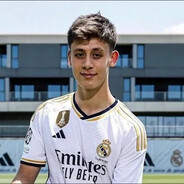 АРДА ГЮЛЕЕЕЕЕР