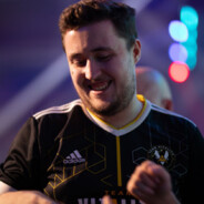 花霰满天映折镜