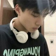 她的台灯没电了_