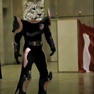 舔包抢甲笑嘻嘻 见人秒倒刷抖音