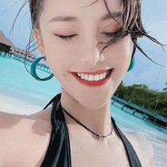 在厕所疯狂扒拉的猹