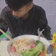 aka夜晚一个人晾底裤