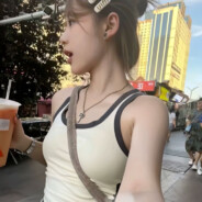 小玉含住老爹的牛子拉