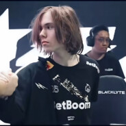 爱人爱民爱苍天