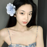 给女大学生抹身体乳