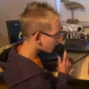 Tomi(⚆ ͜ʖ ͡⚆)