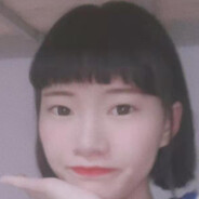 揪着马尾荡秋千