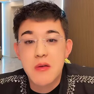 后背十六条刀疤