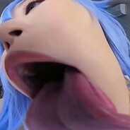 伤心男孩苦求富婆怜悯