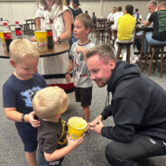 众女嫉余之蛾眉兮