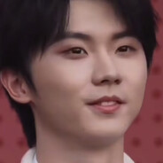 马嘉祺超绝蹲扫