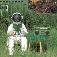 爱看书的宇航员