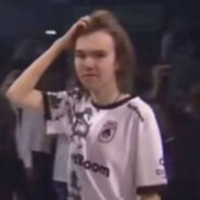 压不住的ak，擦不干的眼泪