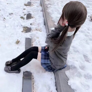 她说话有股孩子气