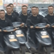 有一个师前来买瓜#King