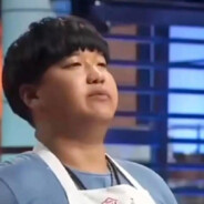 一不小肘到你了