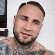 bustowany_oficjalnie