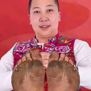 雨姐大汗脚塞你嘴里