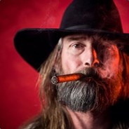 腰里挎刀身披貂。