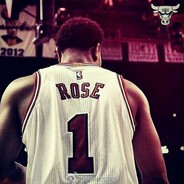 龙卷风摧毁停车场