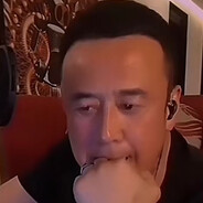 他们朝我扔粑粑 我拿粑