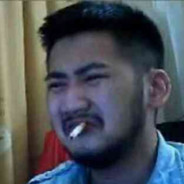 是真男人就来刀我