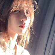 给女大学生抹身体乳