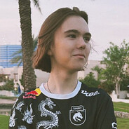 老人小孩先上保护我