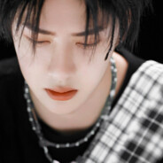 别朝本松鼠扔那么多菜