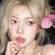 只研朱墨作春山丿