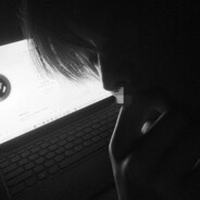 热情难容冰冷心