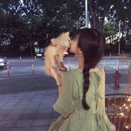 手上的枪没有她冷