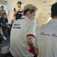 她说是二战炸黑的