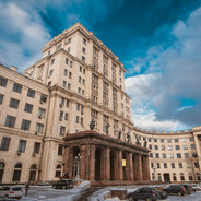 должен бате 2 млн