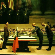 那一天的玉牌脖子上戴