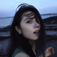 南宫问雅，摸谁谁傻