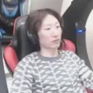 甩棍有力度，近战有吸附