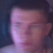 彼女は12-14年間自分自身