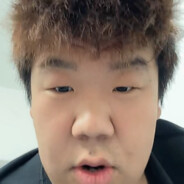 大耳朵图图暴力肘击科