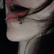 相拥至肋骨断裂