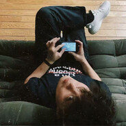 莓莓困倒头就睡.