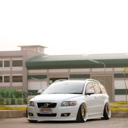 VolvoPeek