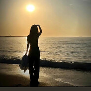 站在楼顶假装跳楼 人多