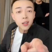 娇羞俏壮在公交车上被18